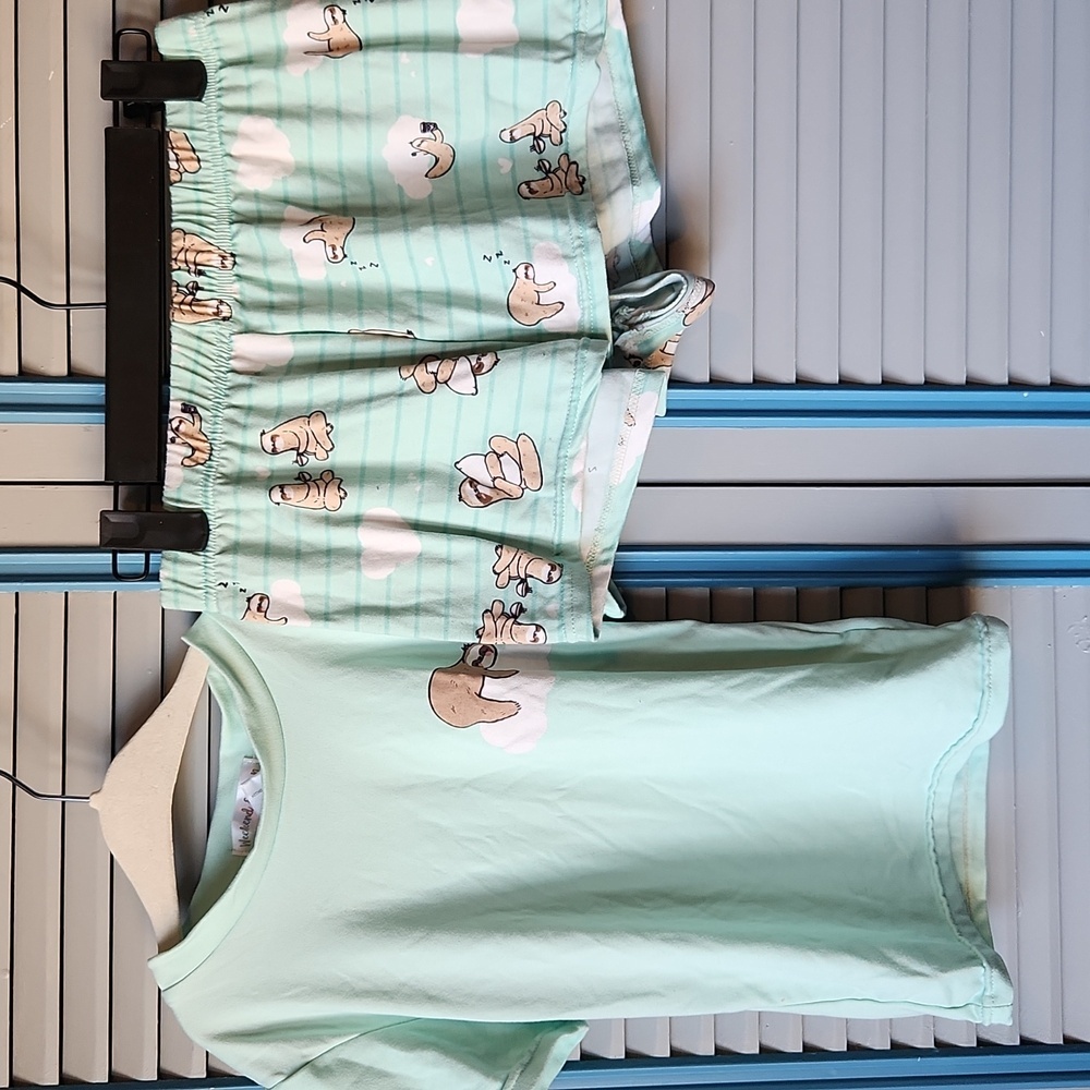 Weekend Edition Sloth Pajama Set โ Womenโs XS - Picture 2 of 12